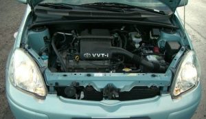 Toyota Yaris 2004 unica dueña año 2004 con 92.000 kms en perfecto estado. Los documentos esta al dia. Impuestos y servicios tambien al día. Tiene aire acondicionado, Retrovisores eléctricos, vidriera, Radio / CD. Lo vendo a este precio por mis razones personales, el auto funciona mecanicamente sin defecto.